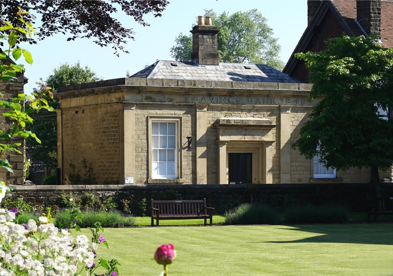 Beautiful Old Bank In Bakewell Villa Bagian luar foto