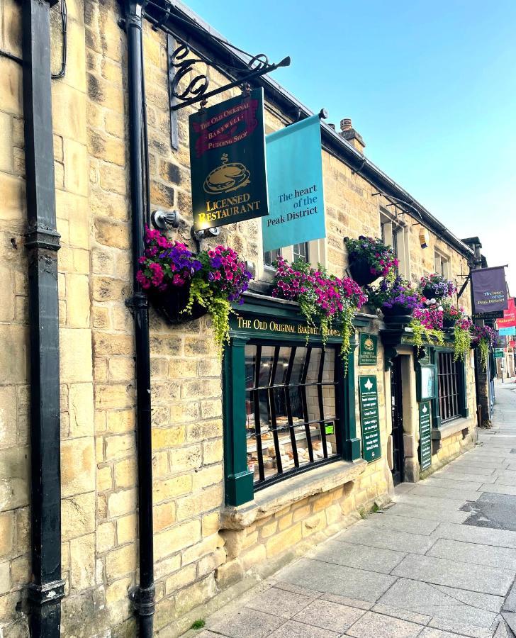 Beautiful Old Bank In Bakewell Villa Bagian luar foto